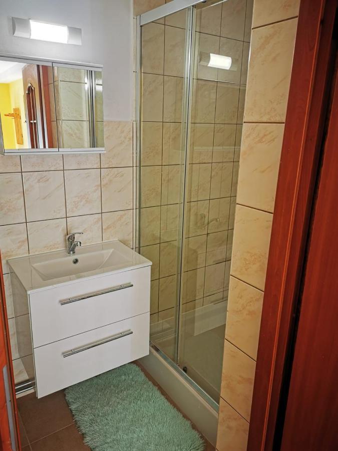 Agroturismo Nad Strumykiem W Polanczyku Tel 13- 469 -2257 *